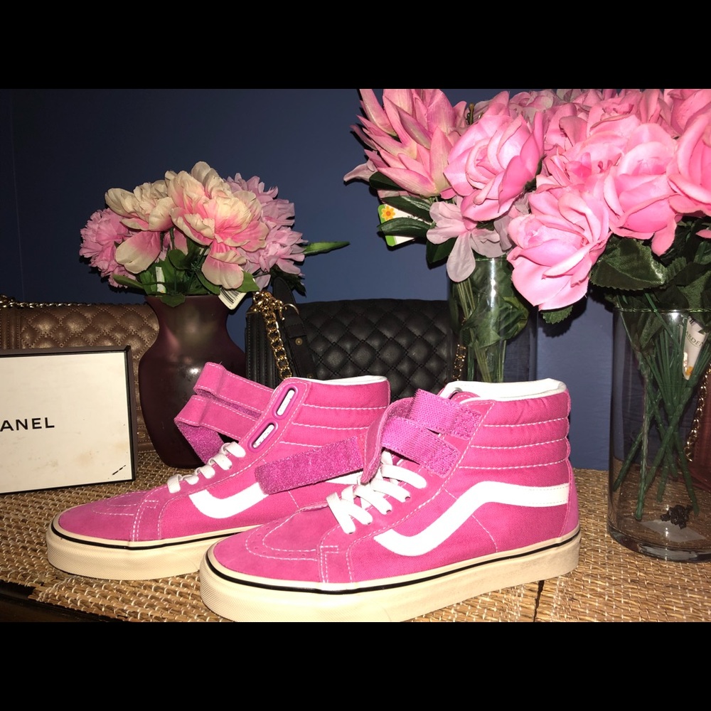 New VANS. Beautiful pink pair. For sale.